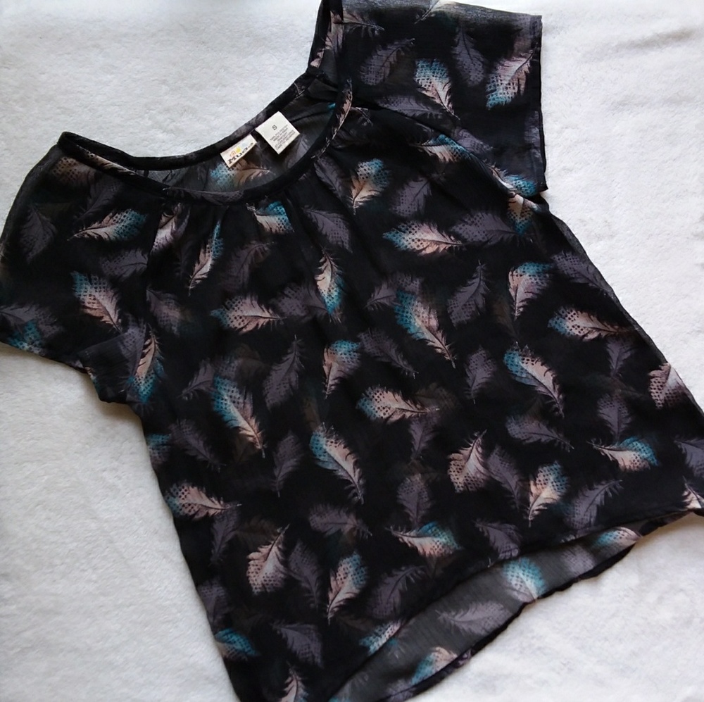 [Mudd] Feather Hi-lo Top